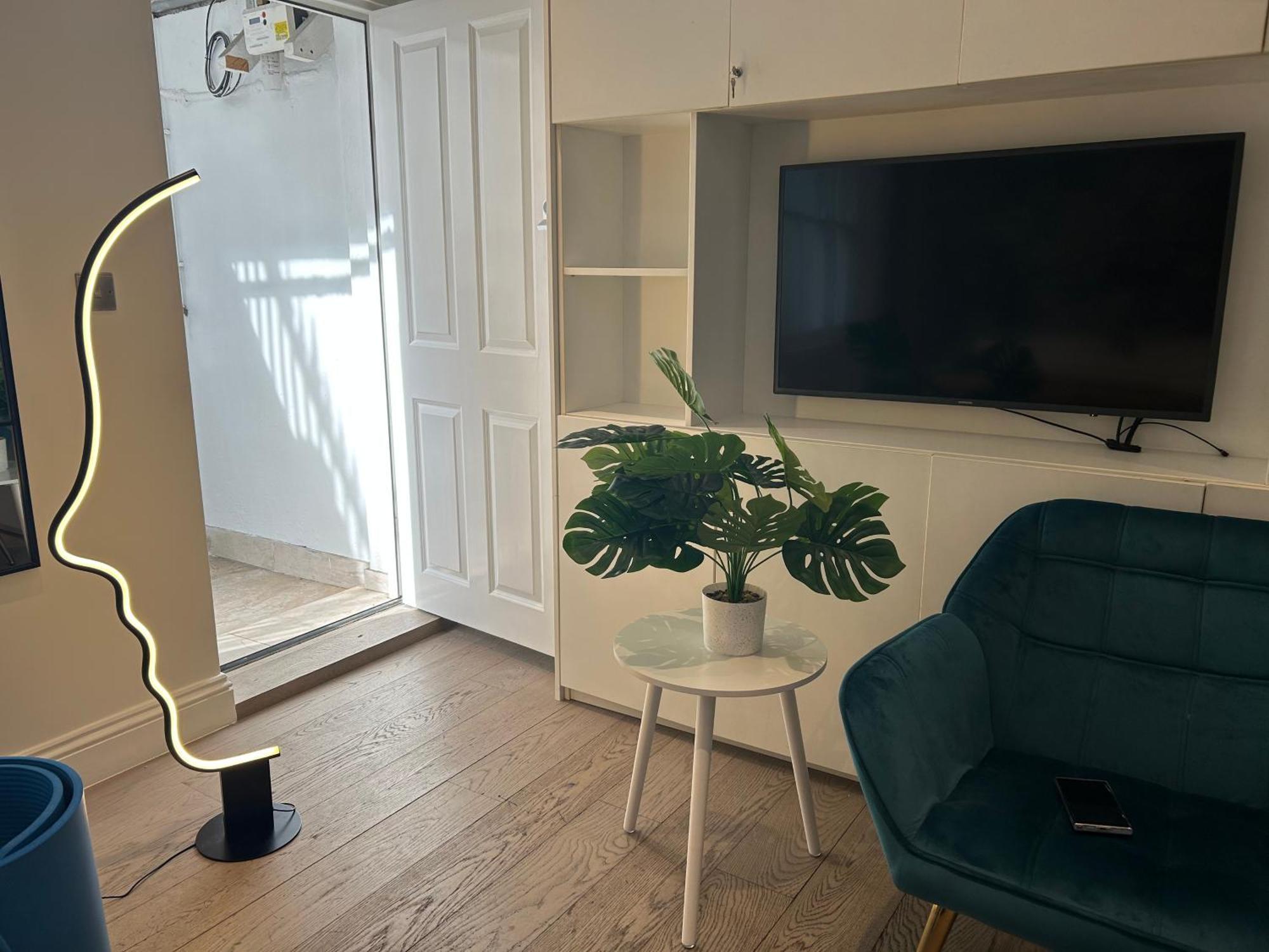 Pop Art Luxury Room Marylebone London Exterior photo