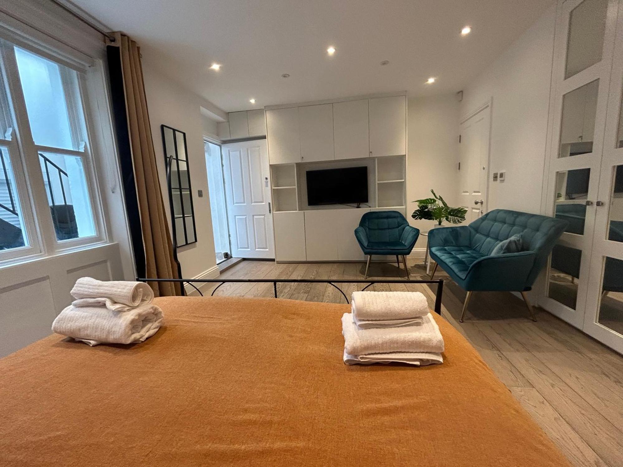 Pop Art Luxury Room Marylebone London Exterior photo